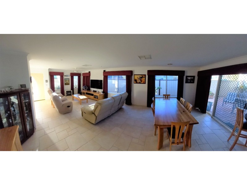 13b Roe court, Padbury WA 6025