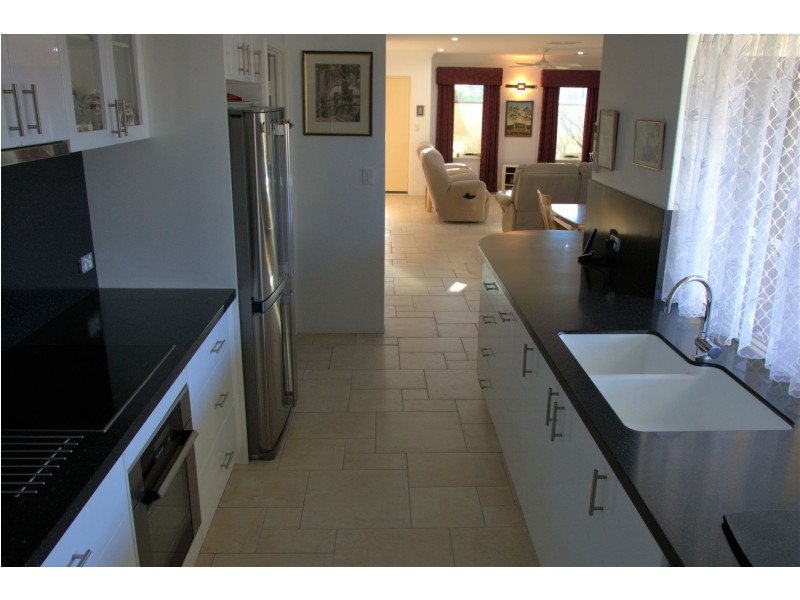 13b Roe court, Padbury WA 6025