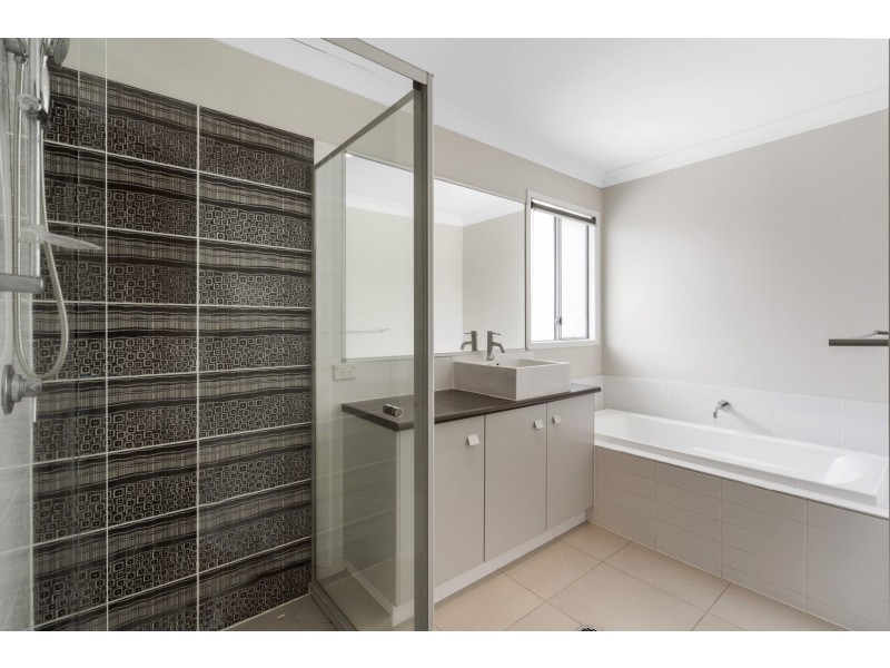 5 Chromata Lane, Coomera QLD 4209