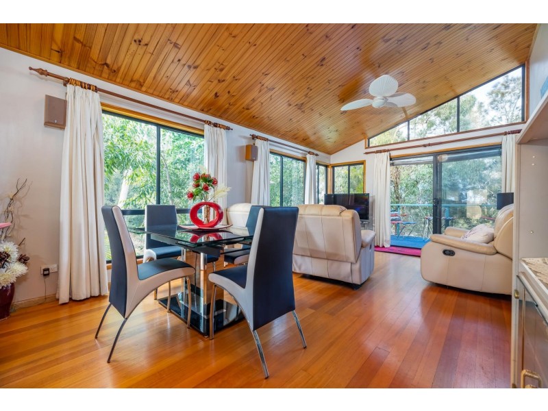 82 Treasure island avenue, Karragarra Island QLD 4184