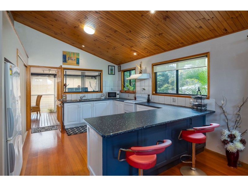 82 Treasure island avenue, Karragarra Island QLD 4184