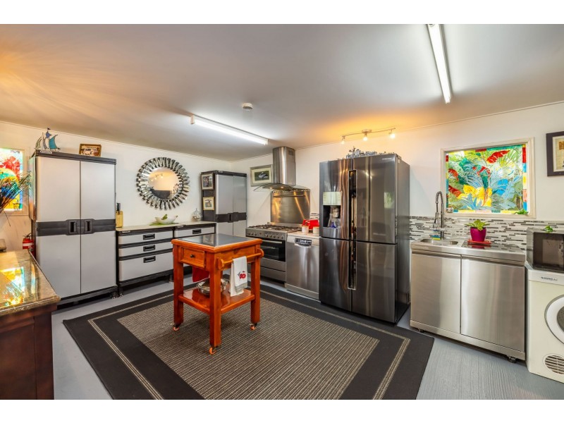 82 Treasure island avenue, Karragarra Island QLD 4184