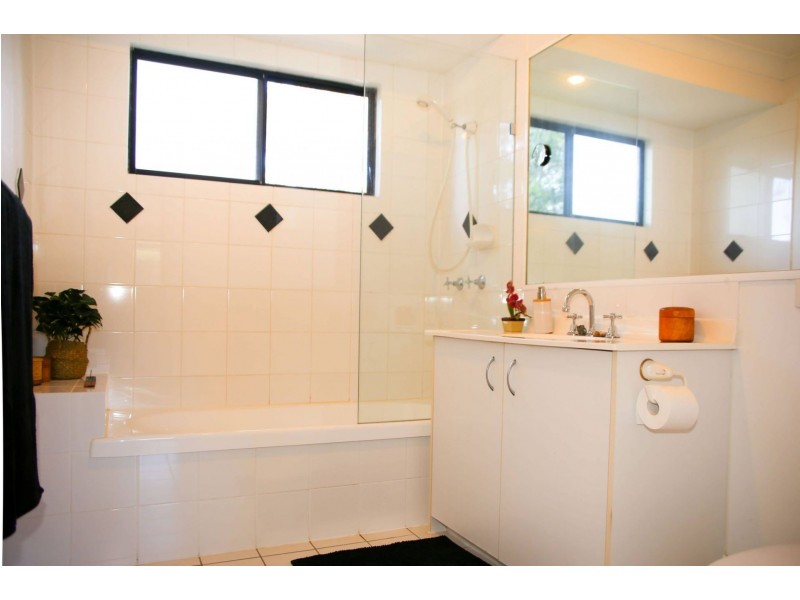 3/239-249 Mooroondu Rd, Thorneside QLD 4158