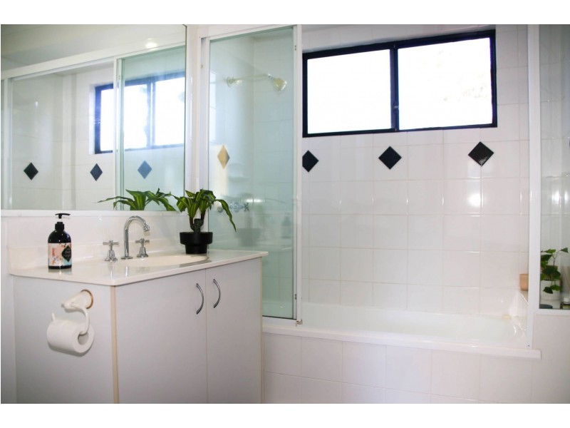 3/239-249 Mooroondu Rd, Thorneside QLD 4158