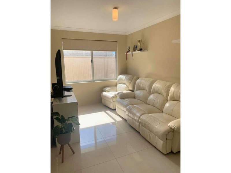 16 Buttermere Approach, Waikiki WA 6169