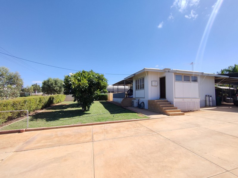 11 Fitzhardinge St, Exmouth WA 6707
