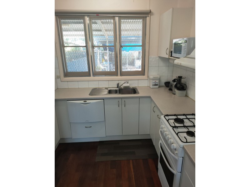 11 Fitzhardinge St, Exmouth WA 6707