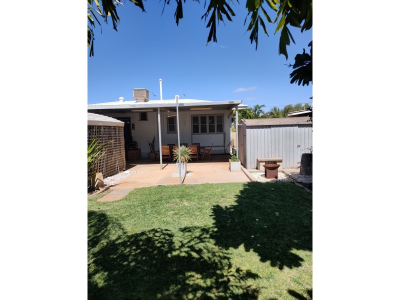 11 Fitzhardinge St, Exmouth WA 6707