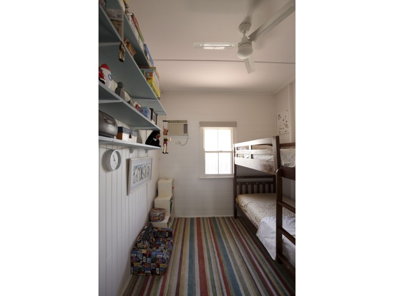 11 Ninth Ave, Railway Estate QLD 4810