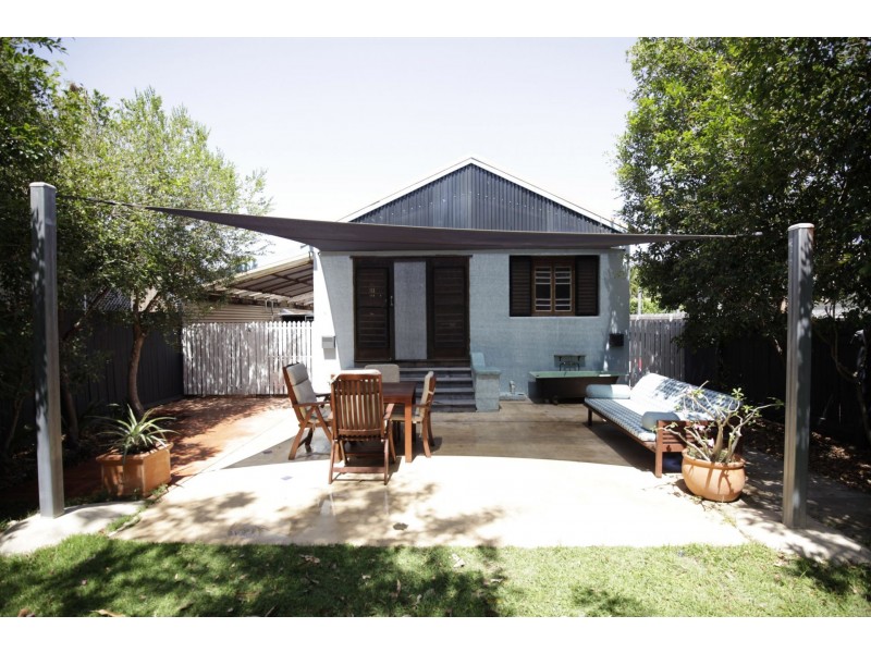 11 Ninth Ave, Railway Estate QLD 4810