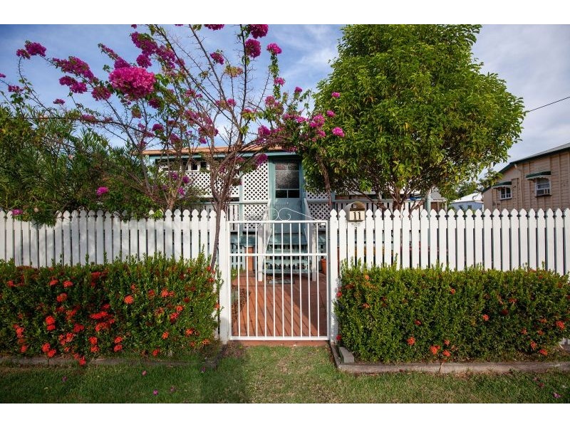 11 Ninth Ave, Railway Estate QLD 4810