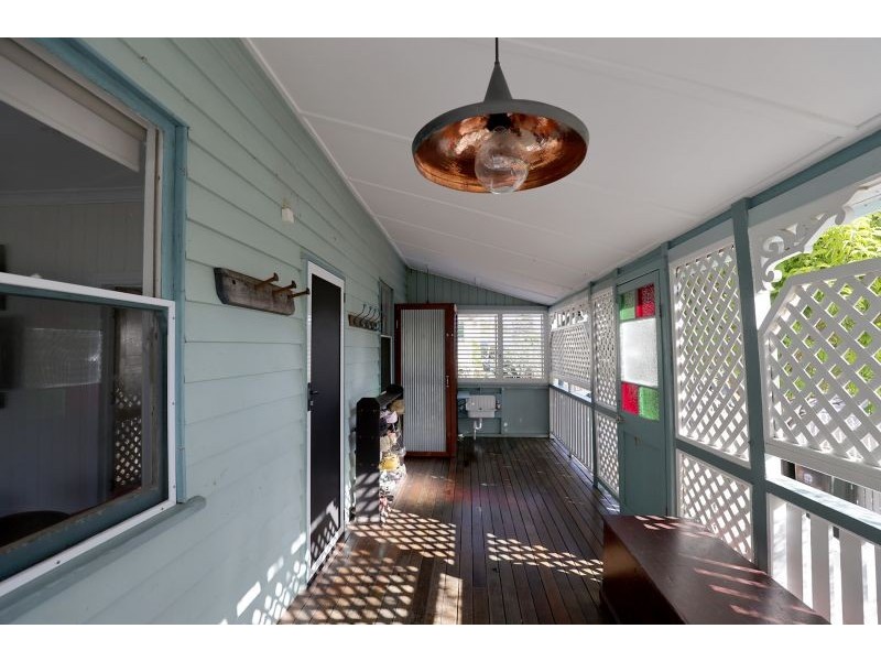 11 Ninth Ave, Railway Estate QLD 4810