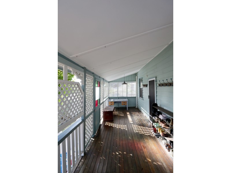 11 Ninth Ave, Railway Estate QLD 4810