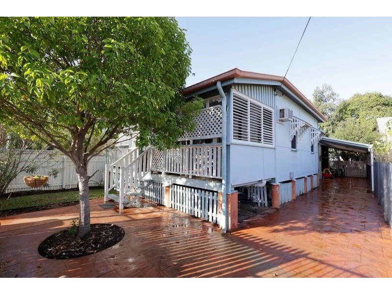 11 Ninth Ave, Railway Estate QLD 4810