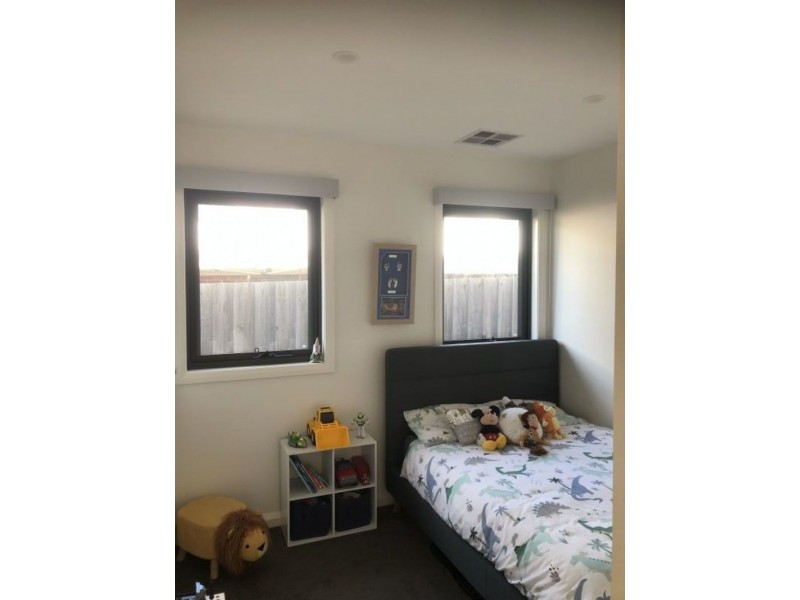 2/38 Pembroke road, Mooroolbark VIC 3138
