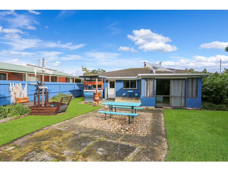 10 Newfield St, Peterborough VIC 3270