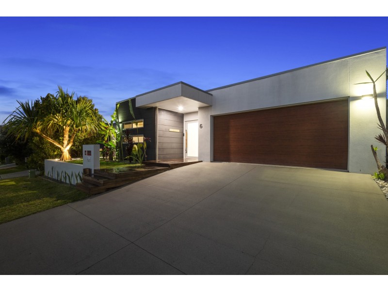 6 Tarwhine Place, Mountain Creek QLD 4557