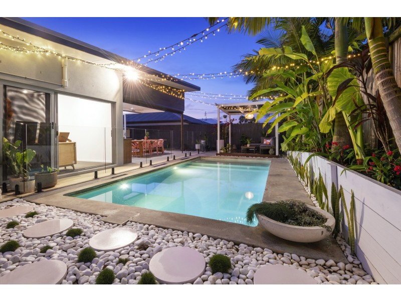 6 Tarwhine Place, Mountain Creek QLD 4557