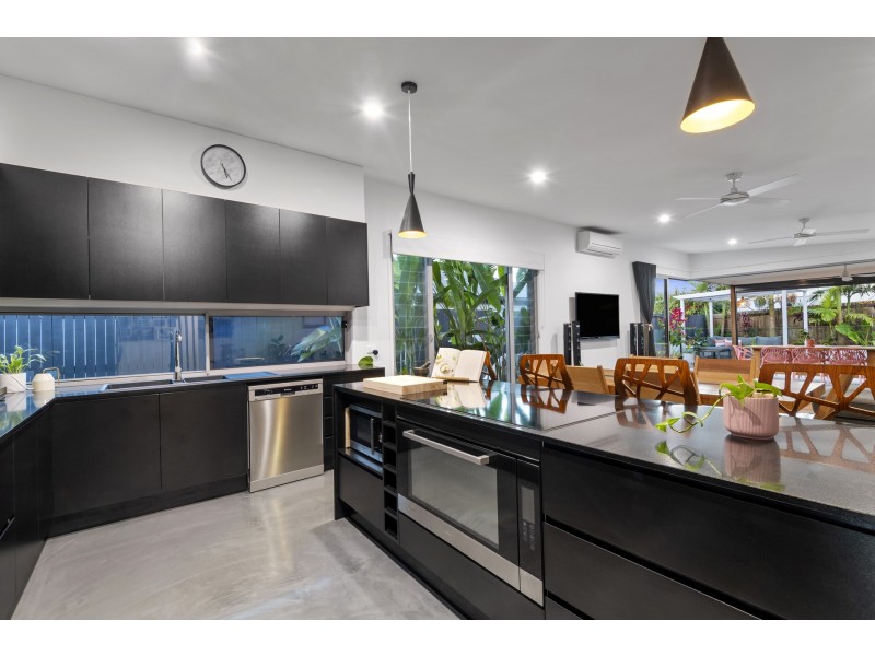 6 Tarwhine Place, Mountain Creek QLD 4557
