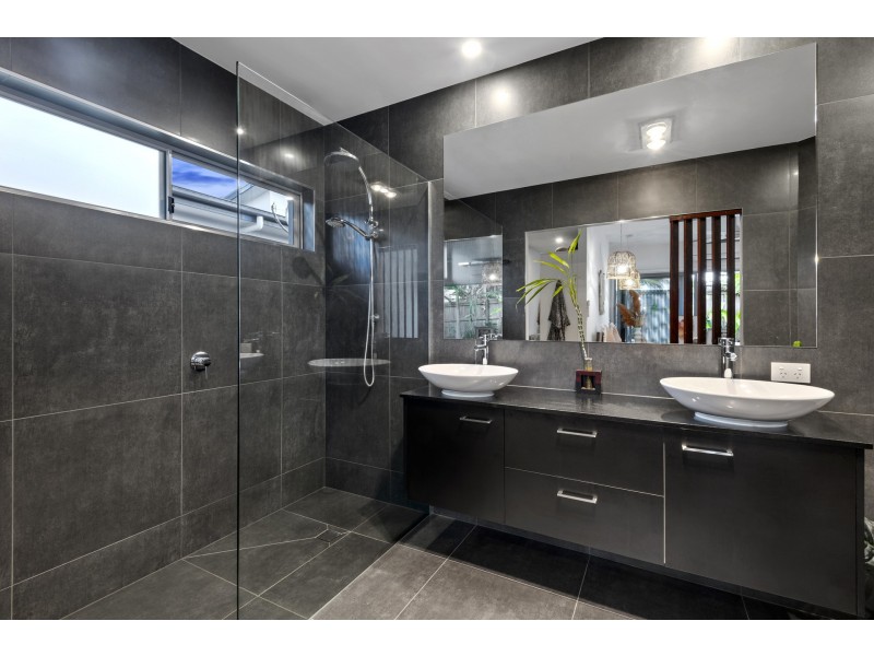 6 Tarwhine Place, Mountain Creek QLD 4557
