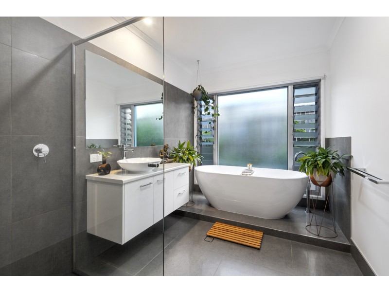6 Tarwhine Place, Mountain Creek QLD 4557
