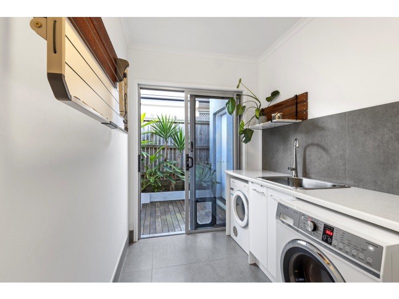 6 Tarwhine Place, Mountain Creek QLD 4557