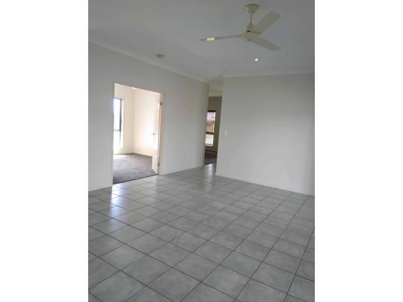 12 Bounty circuit, Eli Waters QLD 4655