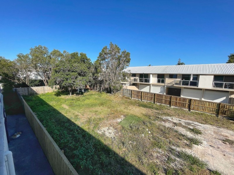 25 Winchester Street, Hamilton QLD 4007