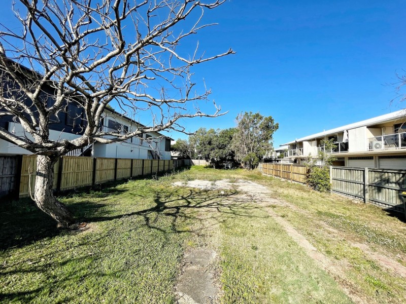 25 Winchester Street, Hamilton QLD 4007