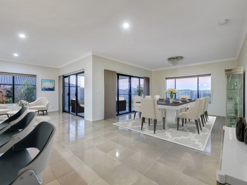 104 Fernbrooke Boulevard, Redbank Plains QLD 4301