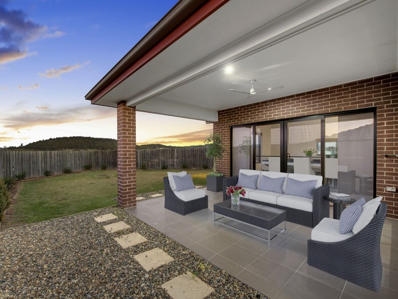 104 Fernbrooke Boulevard, Redbank Plains QLD 4301