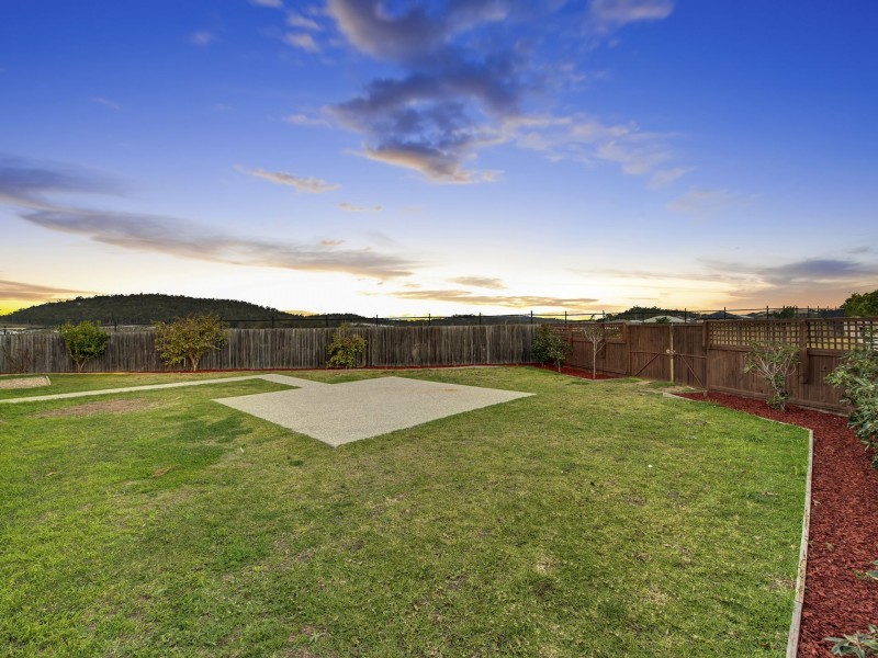 104 Fernbrooke Boulevard, Redbank Plains QLD 4301