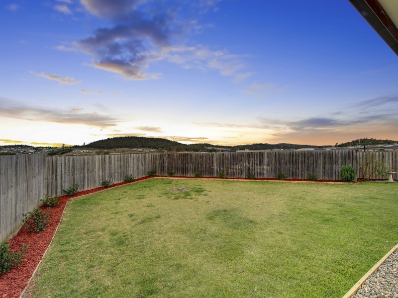 104 Fernbrooke Boulevard, Redbank Plains QLD 4301