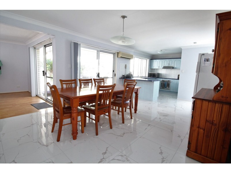 104 Charolais Cres, Upper Kedron QLD 4055