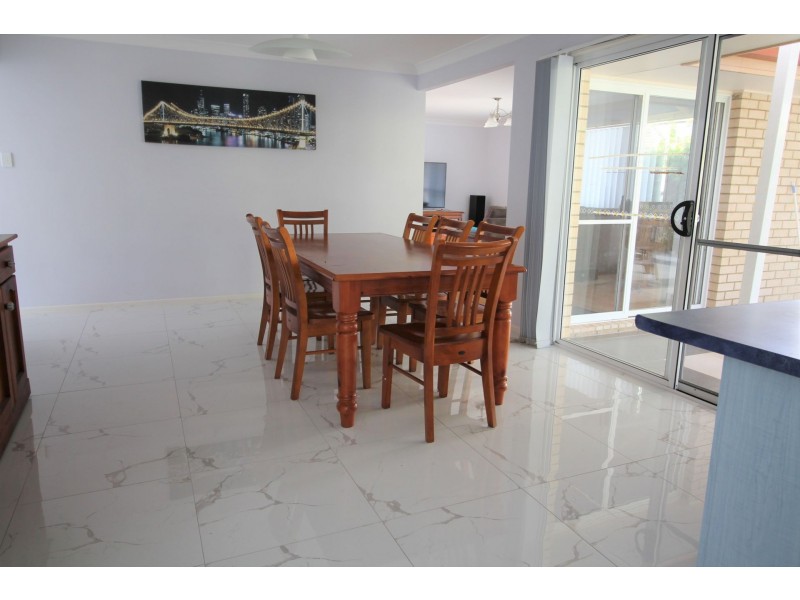 104 Charolais Cres, Upper Kedron QLD 4055