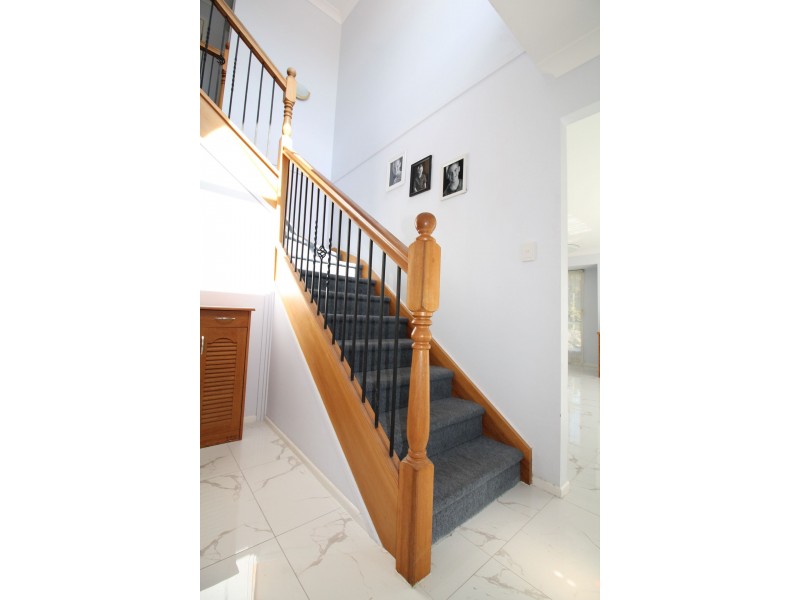 104 Charolais Cres, Upper Kedron QLD 4055