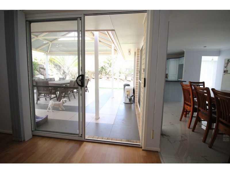 104 Charolais Cres, Upper Kedron QLD 4055