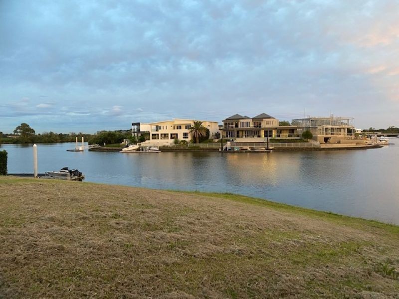 19 North Bank Court, Helensvale QLD 4212