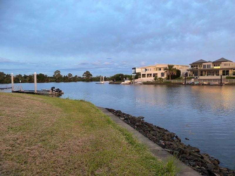 19 North Bank Court, Helensvale QLD 4212