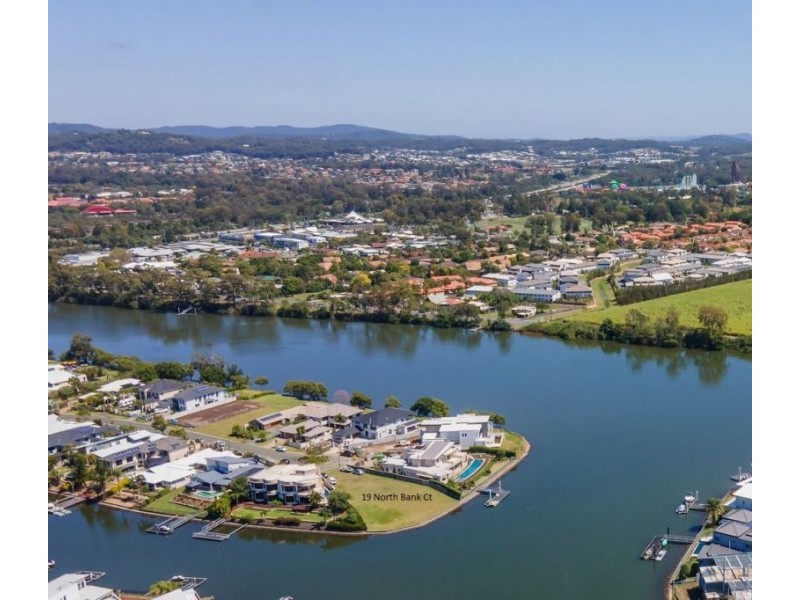 19 North Bank Court, Helensvale QLD 4212