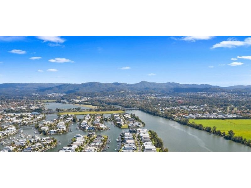 19 North Bank Court, Helensvale QLD 4212