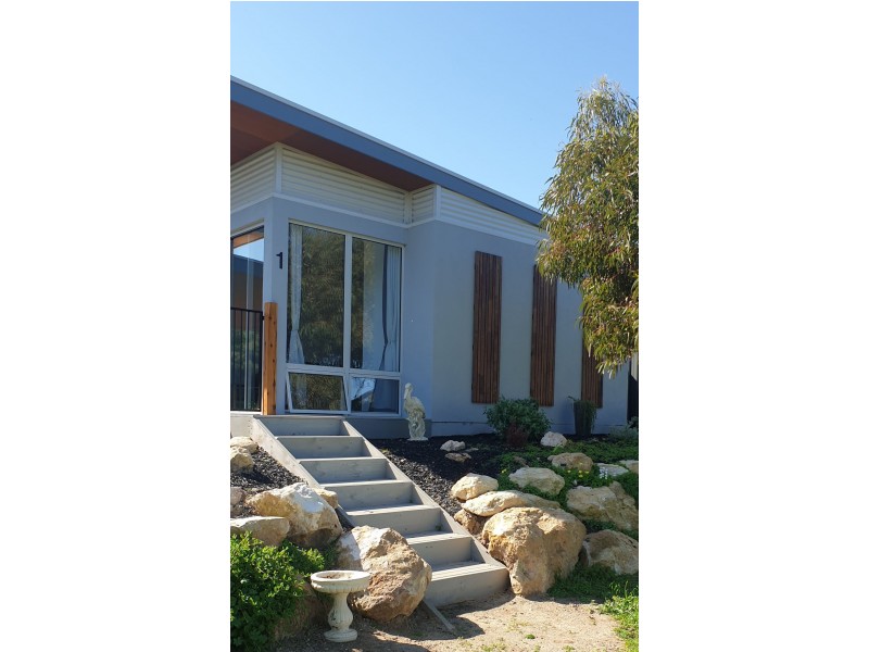 1 Princess Royal Parade, Hindmarsh Island SA 5214