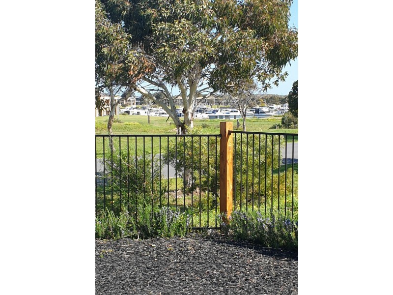 1 Princess Royal Parade, Hindmarsh Island SA 5214