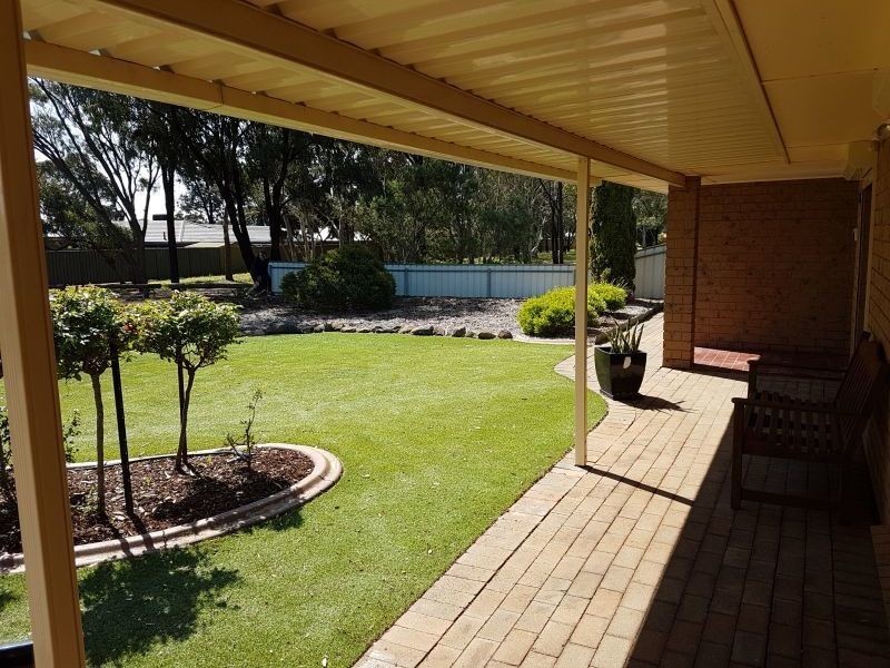 2 Lichfield Crt, Salisbury Heights SA 5109