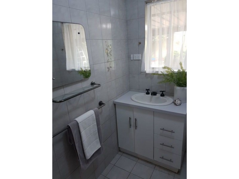 2 Lichfield Crt, Salisbury Heights SA 5109