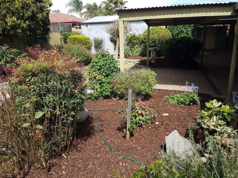 2 Lichfield Crt, Salisbury Heights SA 5109