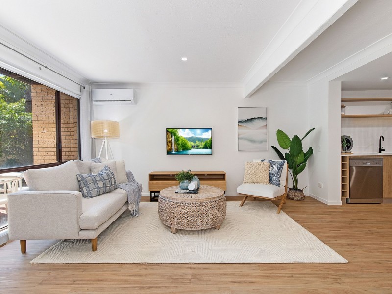 4/9 Angie Court, Mermaid Waters QLD 4218