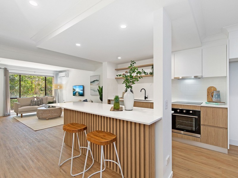 4/9 Angie Court, Mermaid Waters QLD 4218