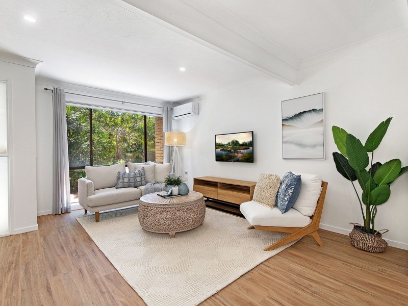 4/9 Angie Court, Mermaid Waters QLD 4218