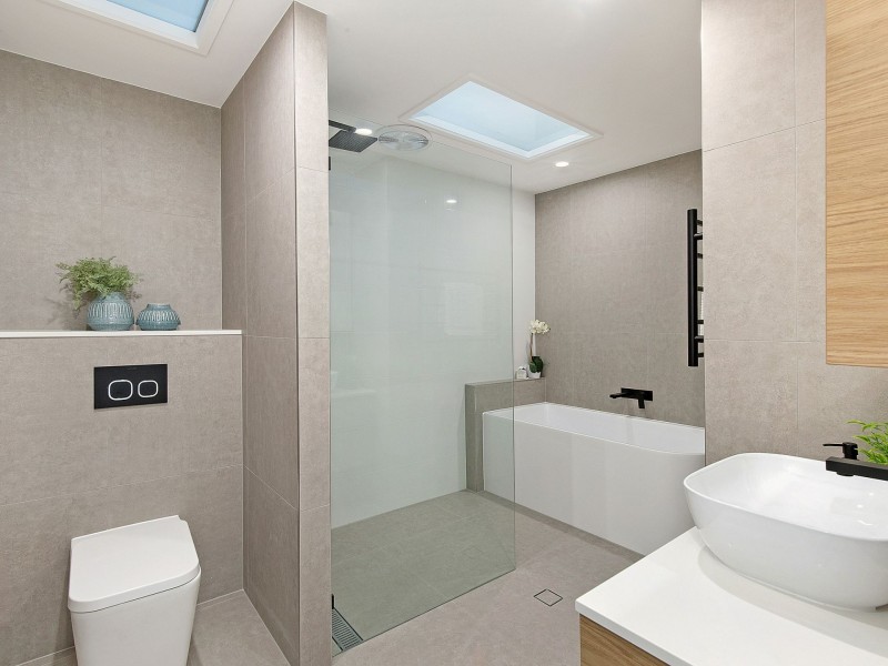 4/9 Angie Court, Mermaid Waters QLD 4218